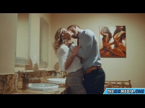 ❤️ Quando una bionda formosa ti seduce in un bagno pubblico ❤ Video di sessoal it.psi-mass.ru ❌❤